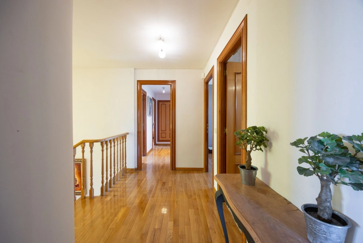 Chalet Independiente Golf Las Rozas de Madrid Pasillo