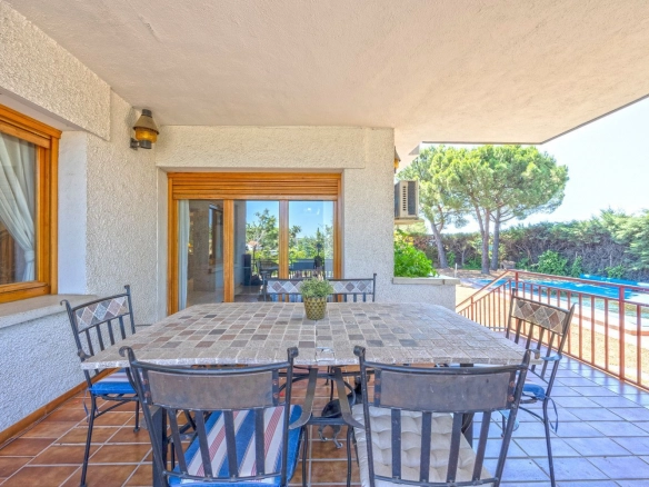 Chalet Independiente Golf Las Rozas de Madrid Porche