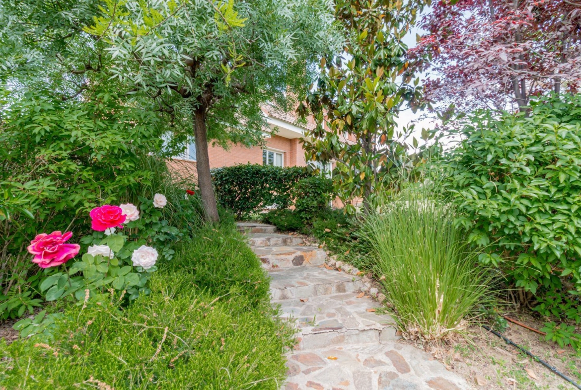 Chalet Independiente Las Rozas de Madrid Jardin