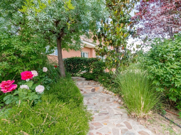 Chalet Independiente Las Rozas de Madrid Jardin