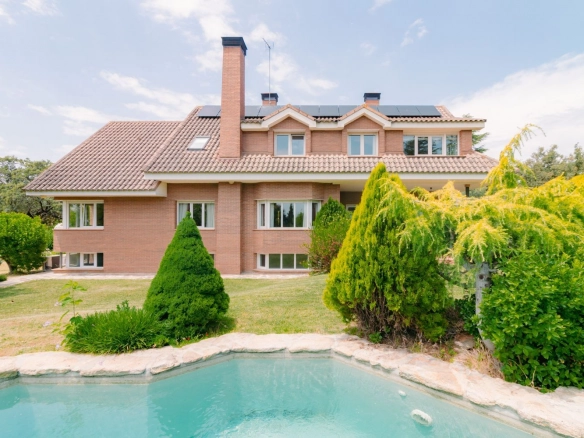 Chalet Independiente Las Rozas de Madrid Piscina