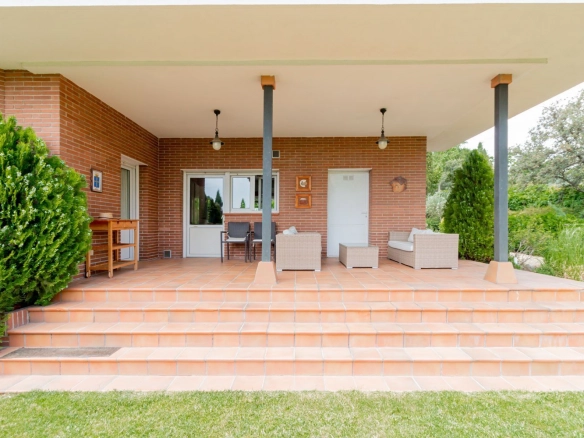 Chalet Independiente Las Rozas de Madrid Porche