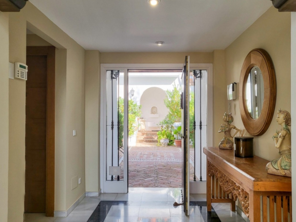 Chalet Independiente Marbella Entrada