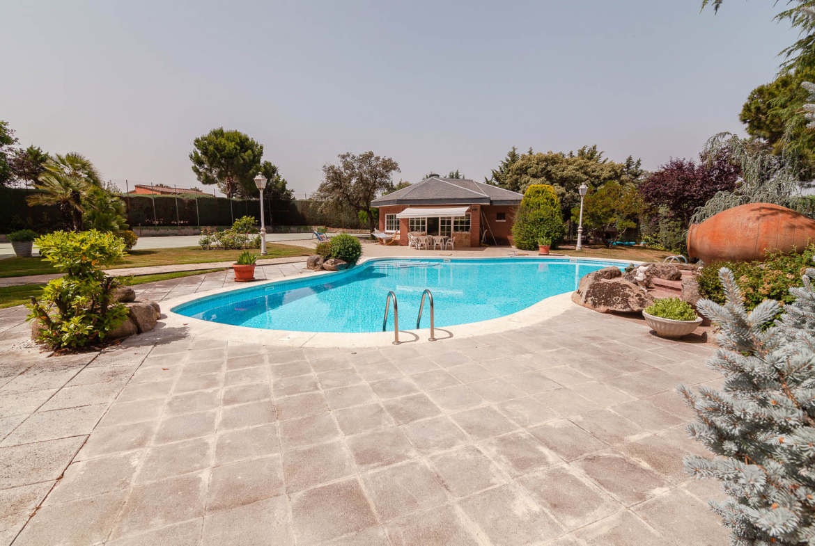 Chalet Independiente Monteprincipe Piscina