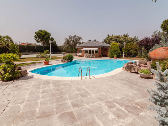 Chalet Independiente Monteprincipe Piscina