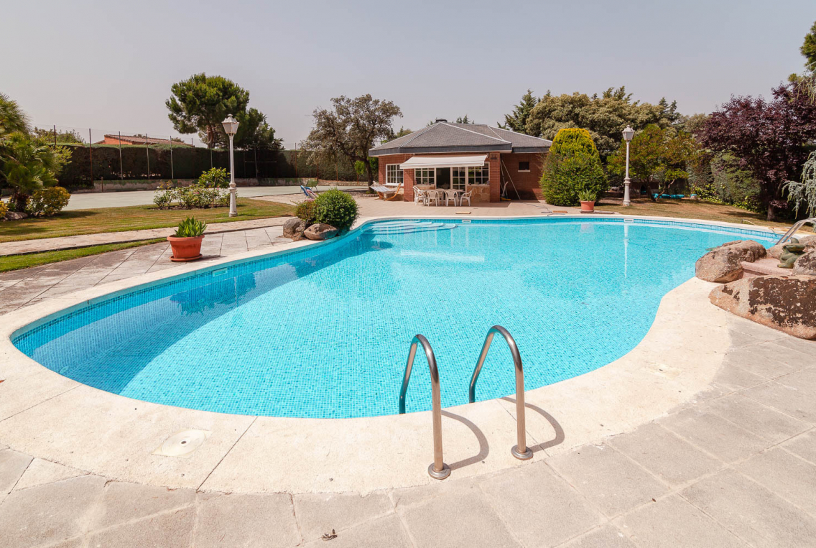 Chalet Independiente Monteprincipe Piscina