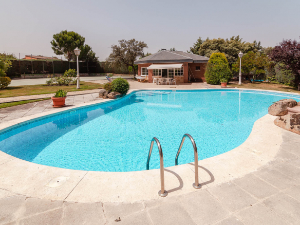 Chalet Independiente Monteprincipe Piscina