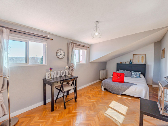 Chalet Independiente Pozuelo de Alarcon Dormitorio