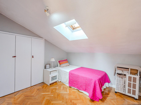 Chalet Independiente Pozuelo de Alarcon Dormitorio