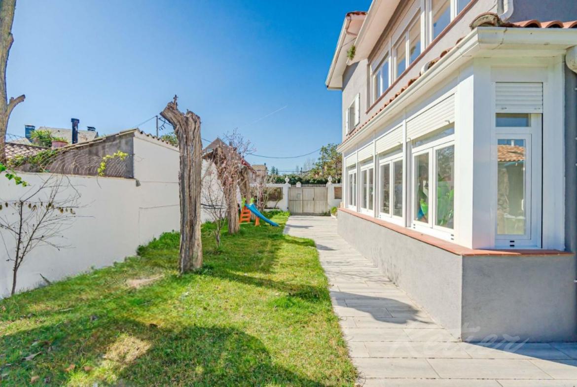 Chalet Independiente Pozuelo de Alarcon Jardin