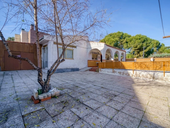 Chalet Independiente Pozuelo de Alarcon Patio