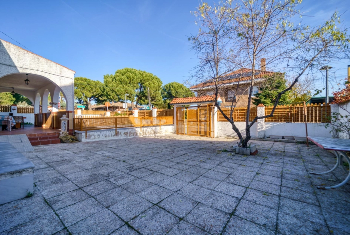 Chalet Independiente Pozuelo de Alarcon Patio