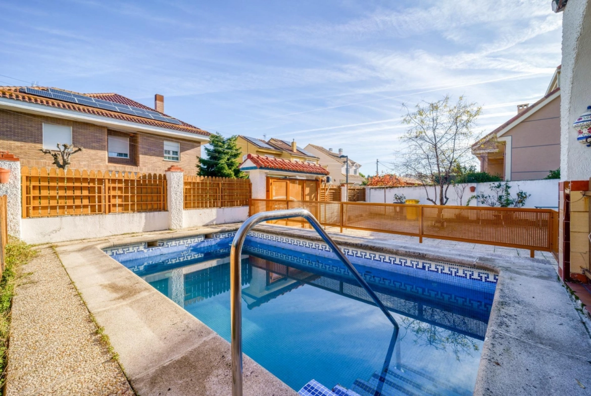Chalet Independiente Pozuelo de Alarcon Piscina