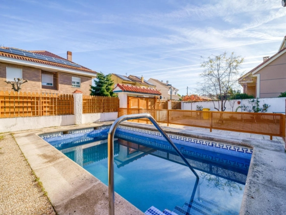 Chalet Independiente Pozuelo de Alarcon Piscina