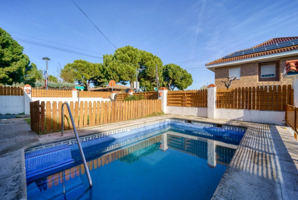 Chalet Independiente Pozuelo de Alarcon Piscina