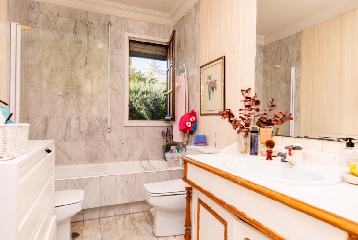 Chalet Independiente Villanueva de la Canada Bano