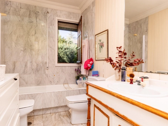 Chalet Independiente Villanueva de la Canada Bano