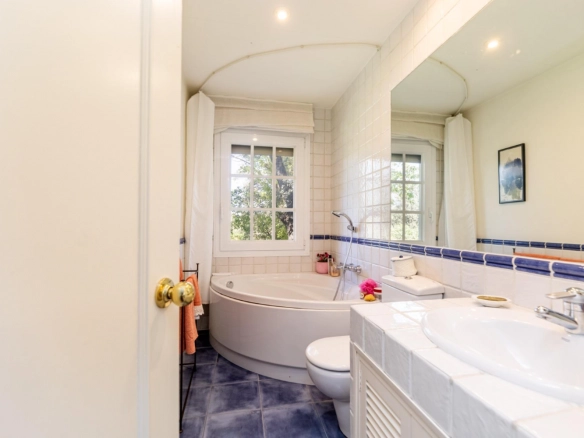 Chalet Independiente Villanueva de la Canada Bano