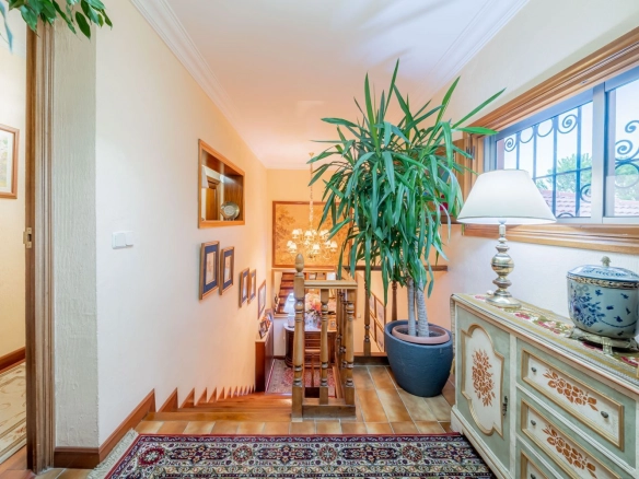 Chalet Independiente Villanueva de la Canada Escaleras