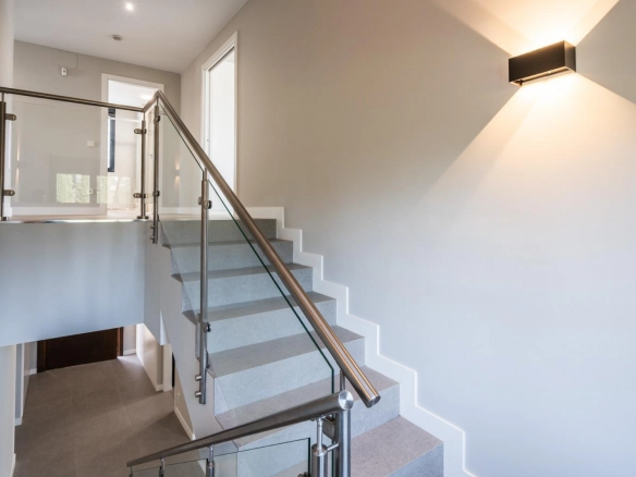 Chalet Independiente Villanueva de la Canada Escaleras