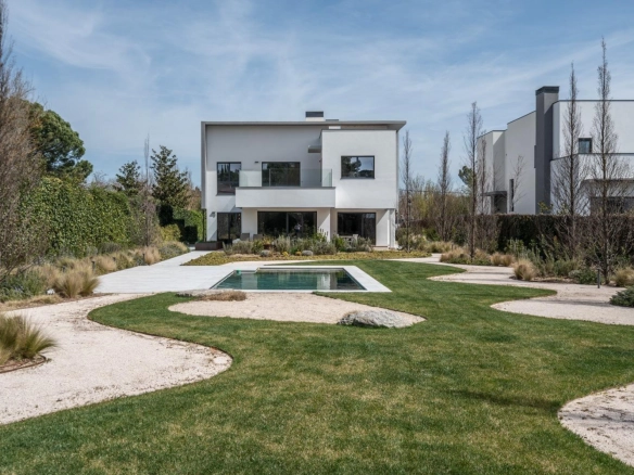 Chalet Independiente Villanueva de la Canada Parcela