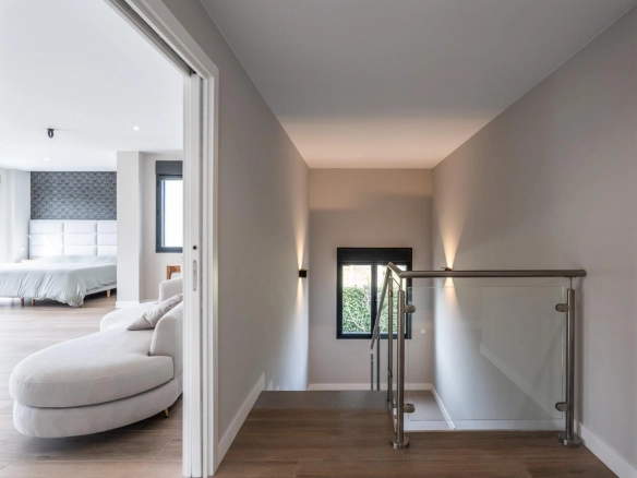 Chalet Independiente Villanueva de la Canada Pasillo