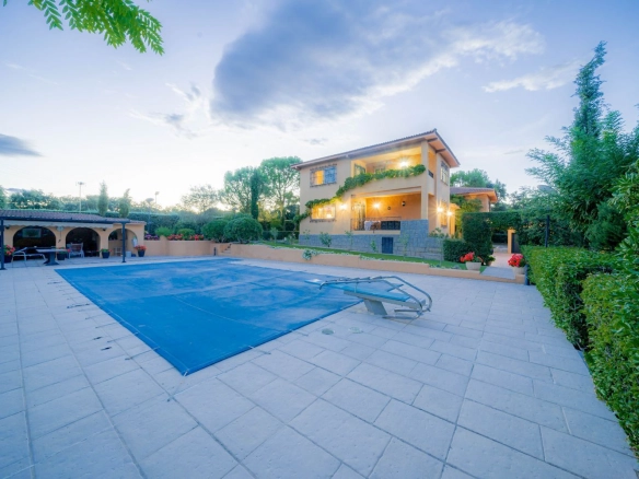 Chalet Independiente Villanueva de la Canada Piscina