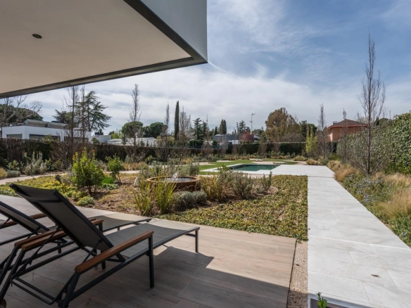 Chalet Independiente Villanueva de la Canada Piscina