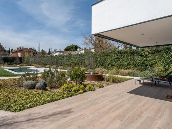 Chalet Independiente Villanueva de la Canada Porche