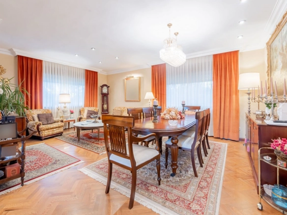 Chalet Independiente Villanueva de la Canada Salon