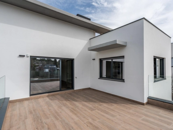 Chalet Independiente Villanueva de la Canada Terraza