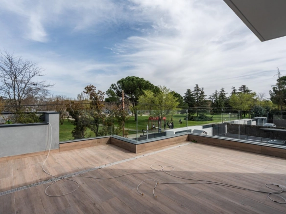 Chalet Independiente Villanueva de la Canada Terraza