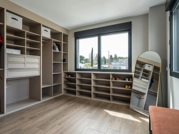 Chalet Independiente Villanueva de la Canada Vestidor