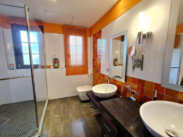 Chalet Independiente Villaviciosa de Odon Bano