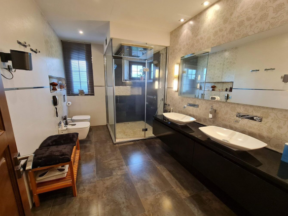 Chalet Independiente Villaviciosa de Odon Bano