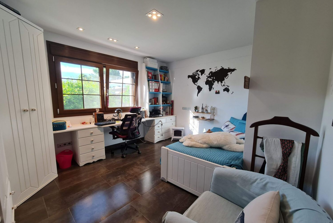 Chalet Independiente Villaviciosa de Odon Dormitorio