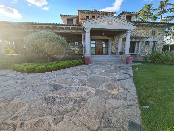 Chalet Independiente Villaviciosa de Odon Entrada