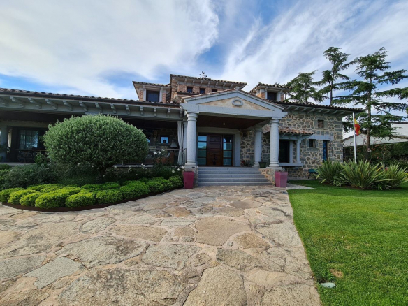 Chalet Independiente Villaviciosa de Odon Fachada