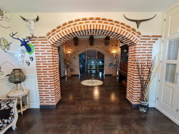 Chalet Independiente Villaviciosa de Odon Hall