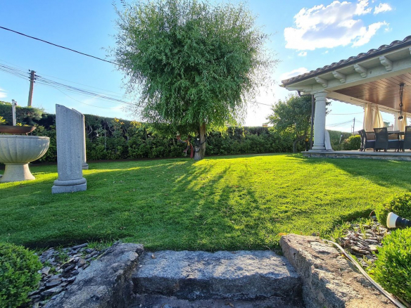 Chalet Independiente Villaviciosa de Odon Jardin