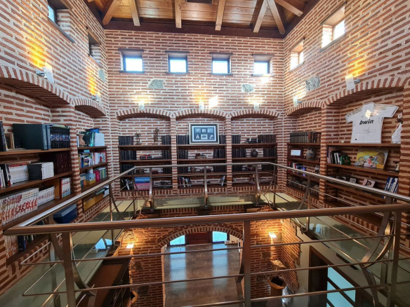 Chalet Independiente Villaviciosa de Odon Pasillo