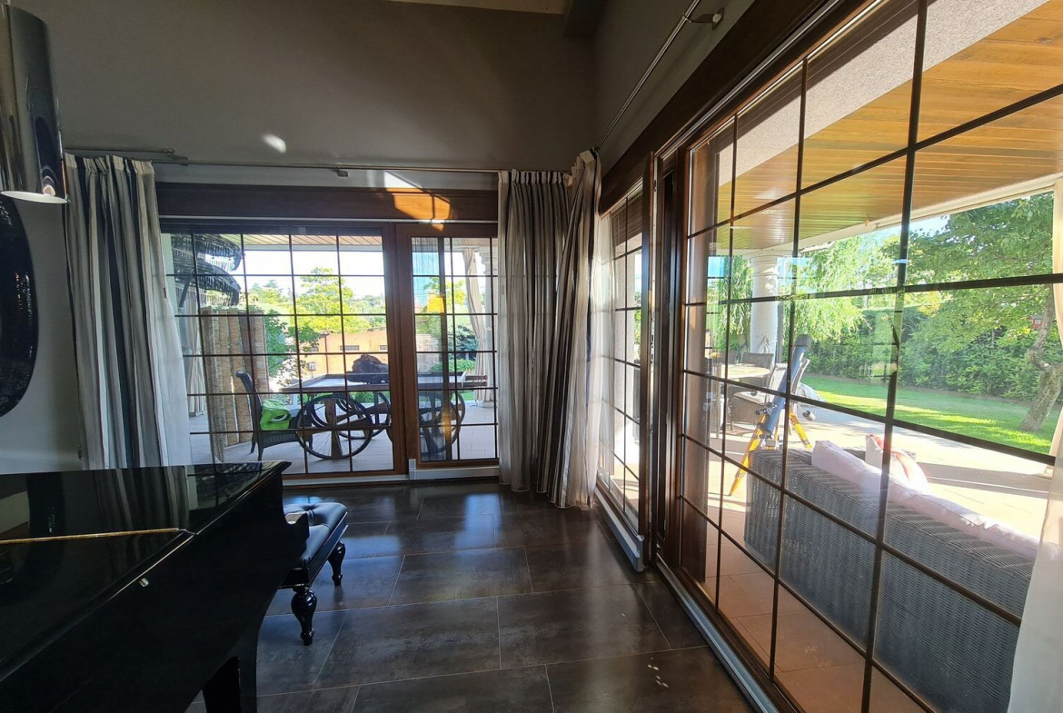 Chalet Independiente Villaviciosa de Odon Salon