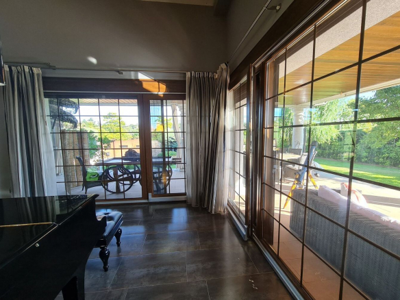 Chalet Independiente Villaviciosa de Odon Salon