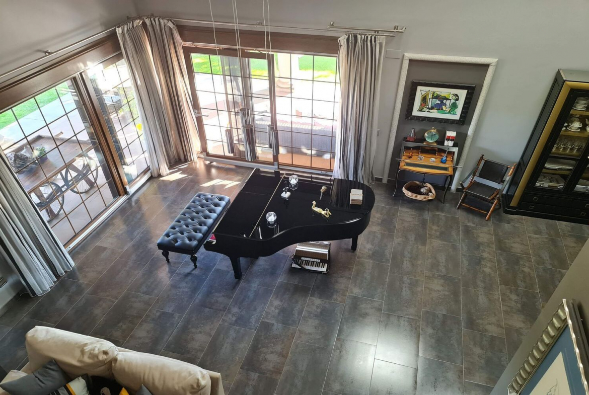 Chalet Independiente Villaviciosa de Odon Salon