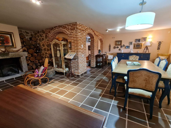 Chalet Independiente Villaviciosa de Odon Salon Comedor