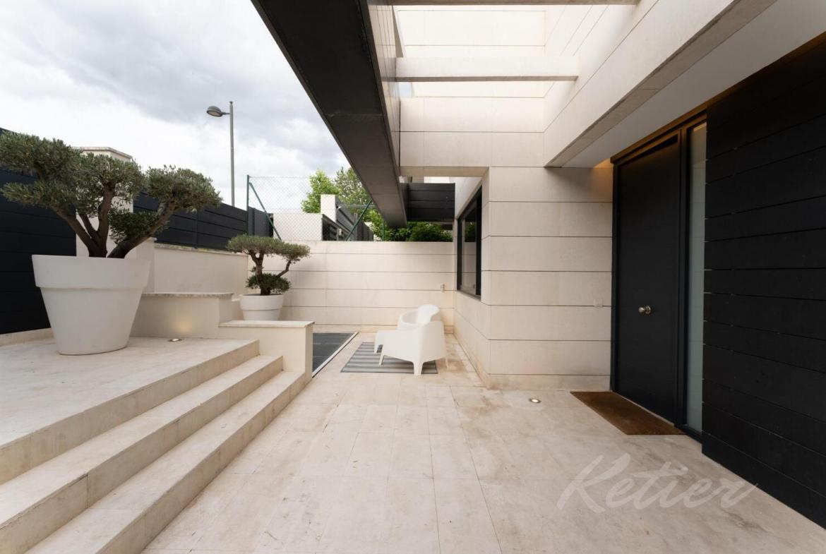 Chalet Independiente en Boadilla del Monte Entrada