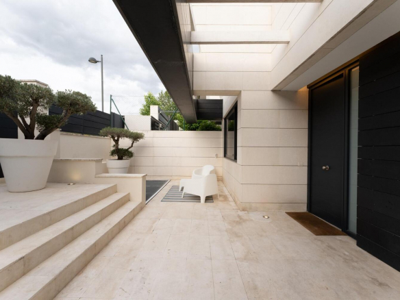 Chalet Independiente en Boadilla del Monte Entrada