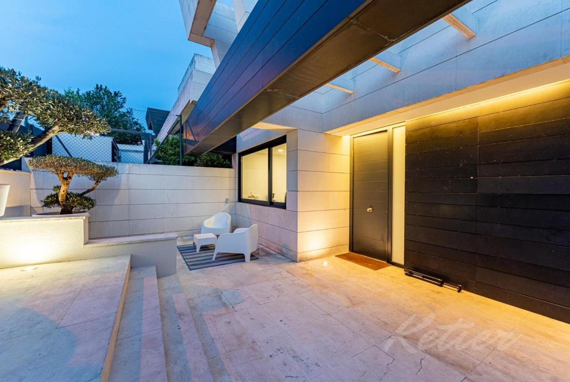 Chalet Independiente en Boadilla del Monte Entrada