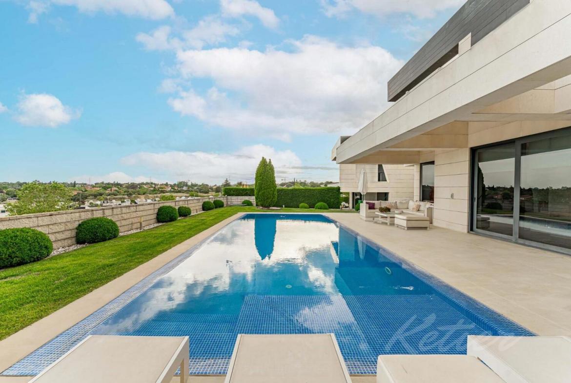 Chalet Independiente en Boadilla del Monte Piscina