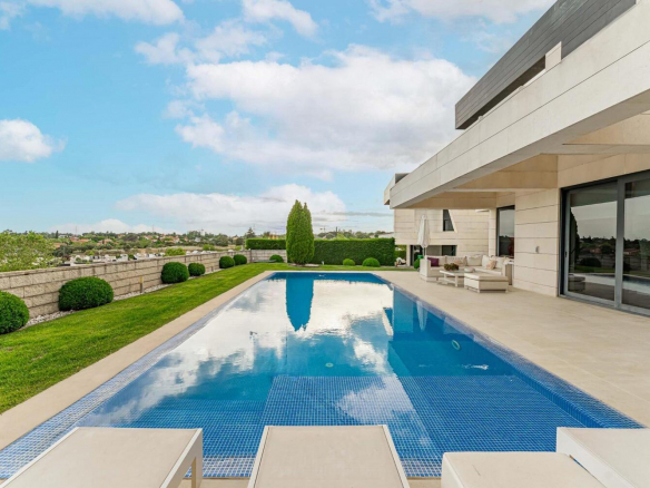 Chalet Independiente en Boadilla del Monte Piscina